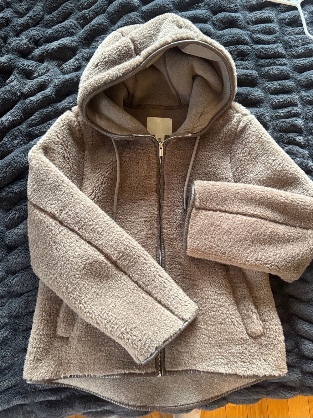 Cozy H&M Taupe Heavy Faux Fur Sherpa Fleece Teddy Jacket